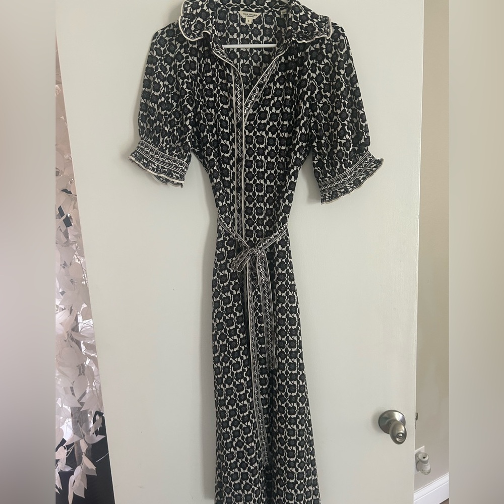 Max Studio Black and White Long Sleeve Dress